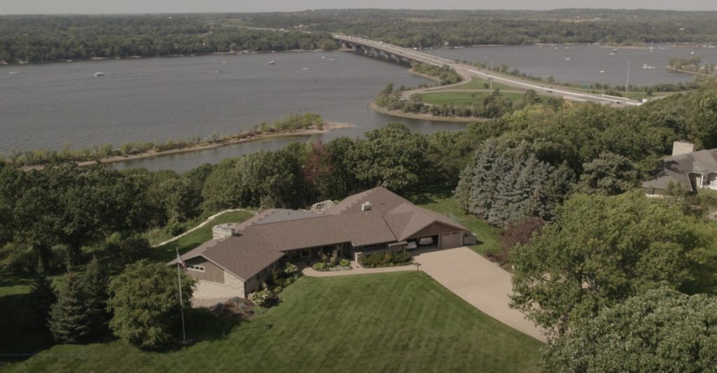 Showing St. Croix river bluff homes in Hudson WI
